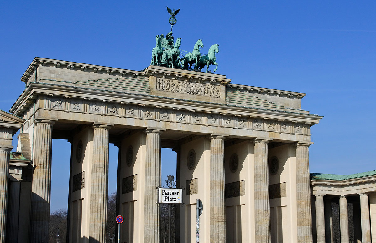 10-Ausflugtipps-für-Berlin,-die-du-dir-nicht-entgehen-lassen-solltest-brandenburger-tor