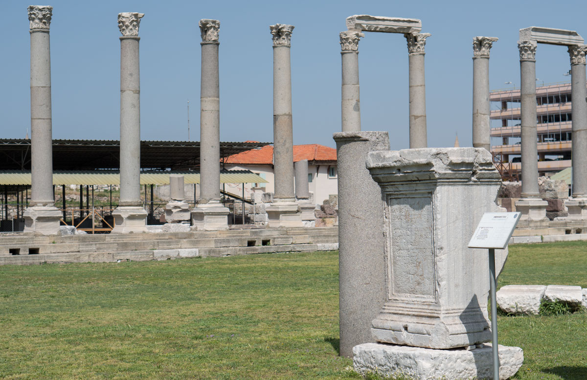 10-Dinge-die-man-unbedingt-in-Izmir-machen-muss-city-of-dmyrna
