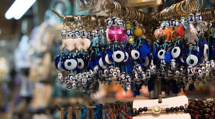 10 Ausflugtipps für Izmir, Türkei 10-Dinge-die-man-unbedingt-in-Izmir-machen-muss-türkisches-auge