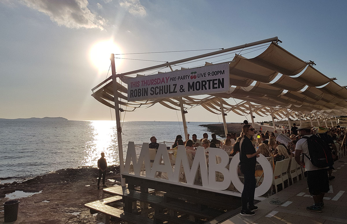 10-Tipps-für-den-Ibiza-Urlaub-mit-Kindern-cafe-mambo