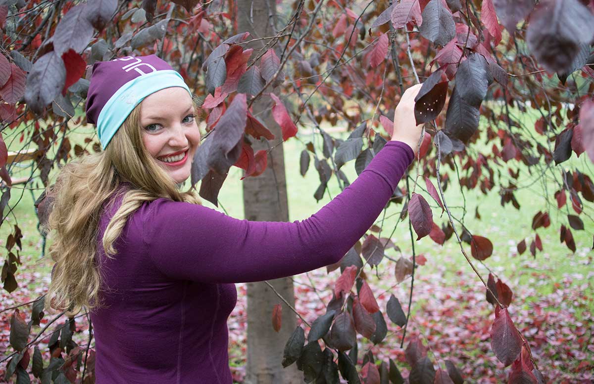 10 Tipps um fit in den Herbst zu starten odlo outfit haare blätter baum
