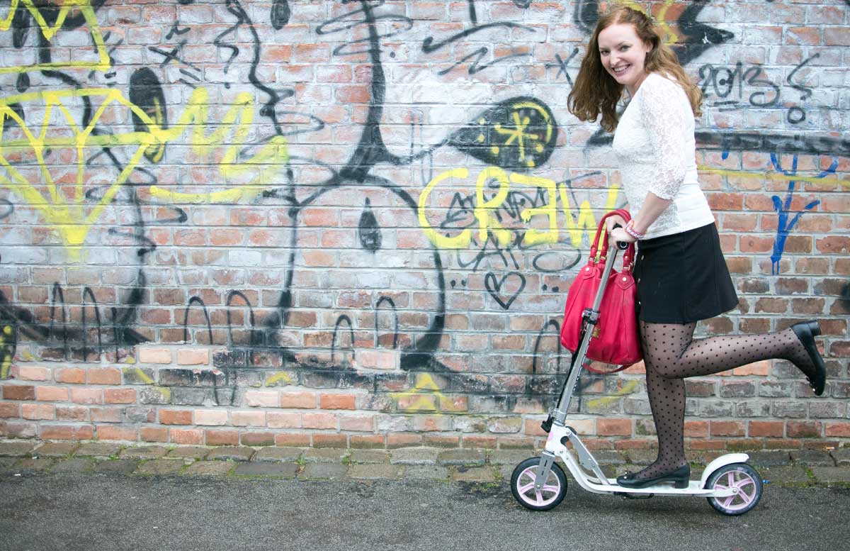 10 facts about me vicky auf dem roller blick nach vorne