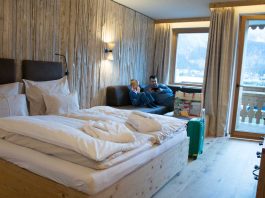 Leading-Family-Hotel-and-Resort-Dachsteinkönig-schlafzimmer