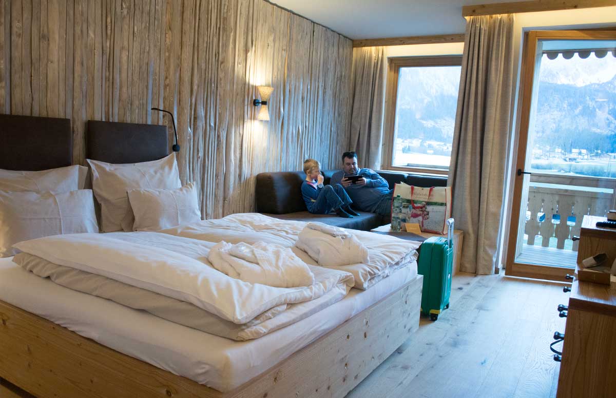 Leading-Family-Hotel-and-Resort-Dachsteinkönig-schlafzimmer
