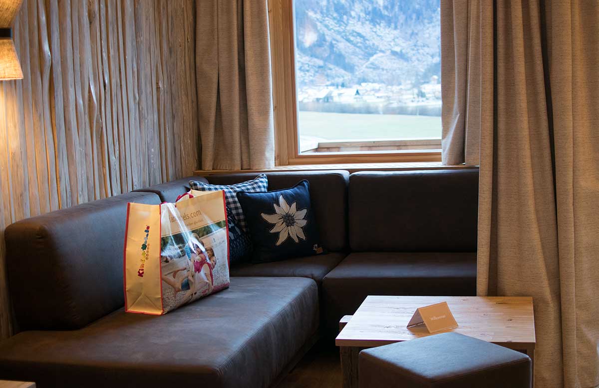Leading-Family-Hotel-and-Resort-Dachsteinkönig-sitzecke