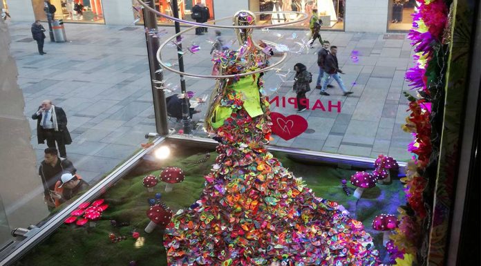 Manish Arora for Swarovski – Life is Beautiful Manish-Arora-for-Swarovski---Life-is-Beautyful-schmetterlingskleid