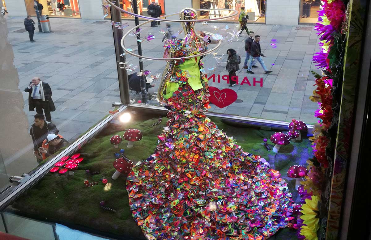 Manish-Arora-for-Swarovski---Life-is-Beautyful-schmetterlingskleid