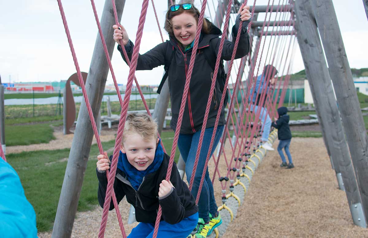 Outdoorfun-mit-Tkmaxx-im-Motorikpark-Wien-klettern-in-aktion