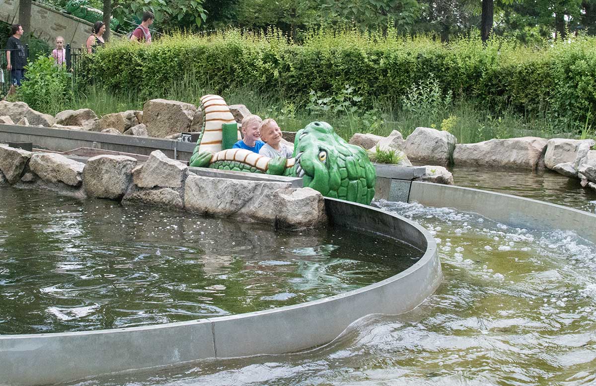 Familypark-in-St.-Margarethen-fahrt-mit-der-krokobahn-2