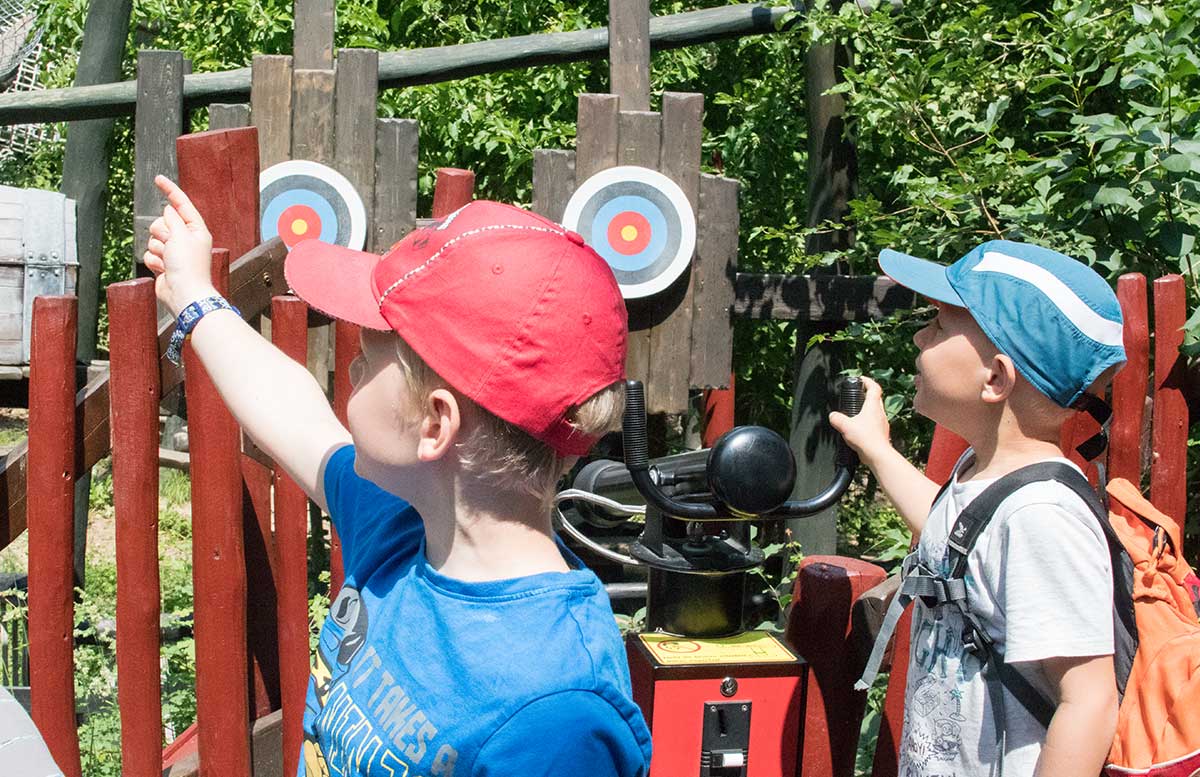 Familypark-in-St.-Margarethen-kinder-beim-schießen