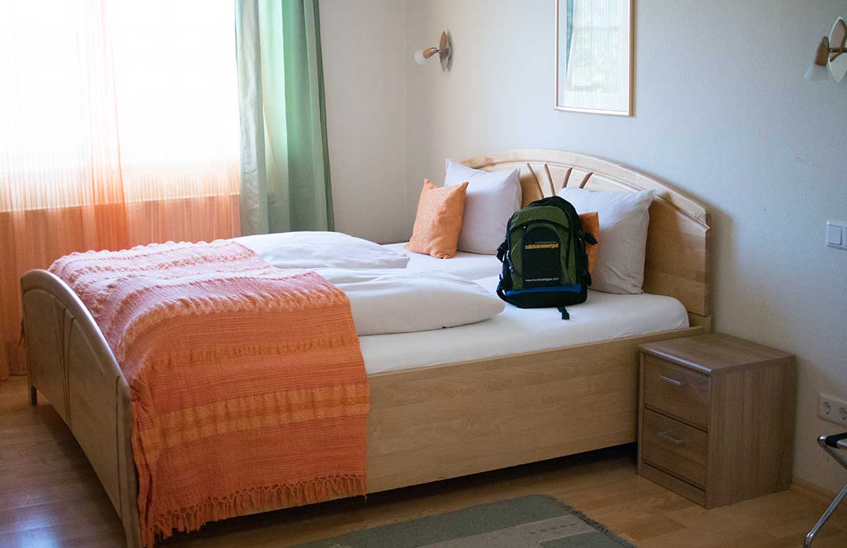 Hotel-Gasthof-Am-Riedl-in-Koppl---der-Riedlwirt-schlafzimmer
