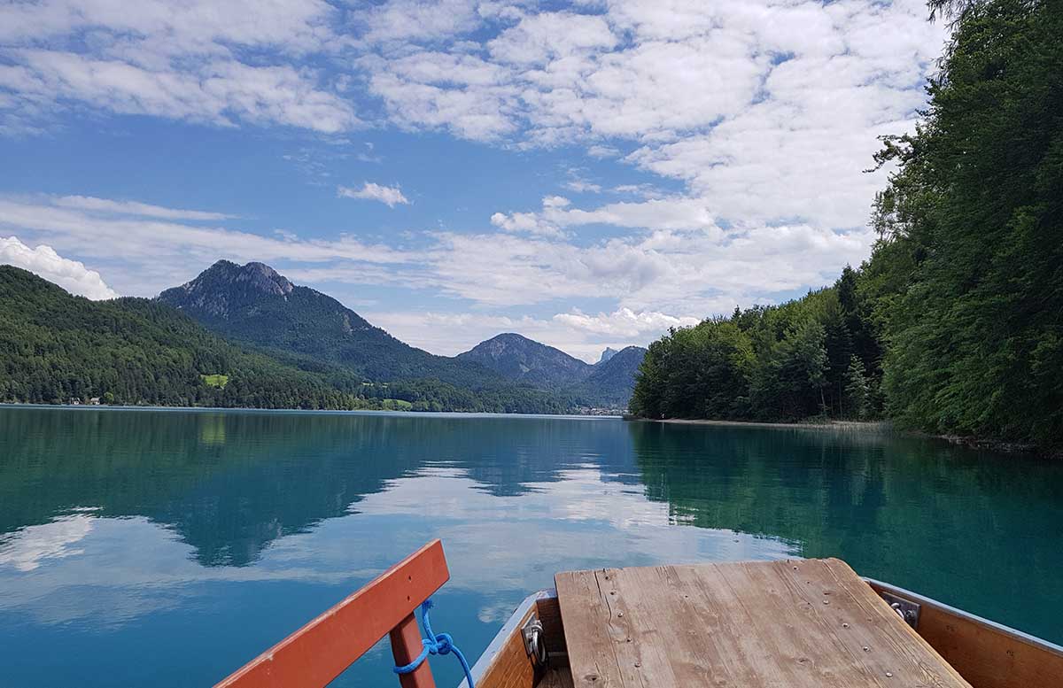 Zillenschifffahrt-am-Fuschlsee-und-das-Schloss-Fuschl-aussicht-von-der-fuschlerin