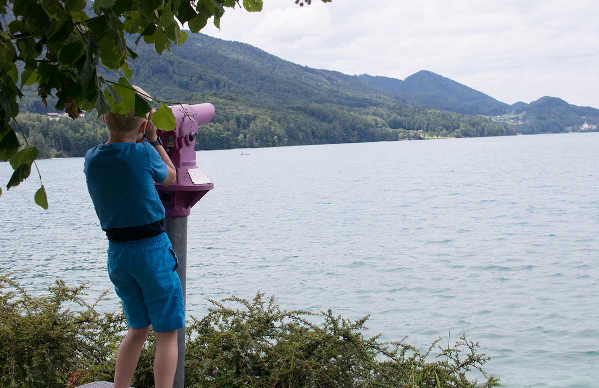  Zillenschifffahrt-am-Fuschlsee-und-das-Schloss-Fuschl-blick-auf-den-fuschlsee