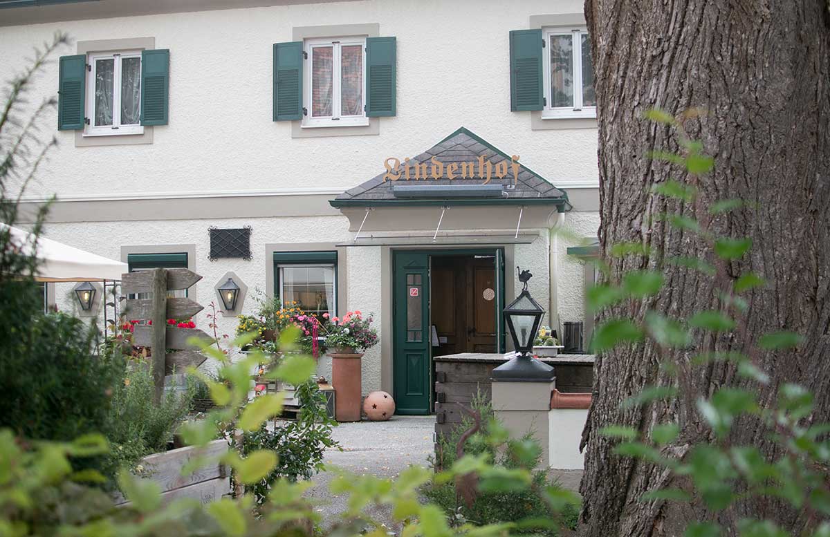 Die-Straußenfarm-am-Lindenhof-in-Auffen-eingang