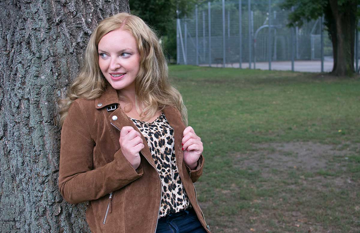 Esmara-by-Heidi-Klum-for-Lidl-detail-shirt-leo
