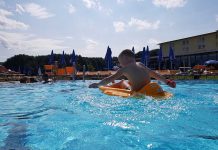 Sommerspaß im H2O Hotel Thermen Resort H2O-Hotel-Therme-Resort-und-Ausflug-zur-Pfauenfarm-Lindenhof-wasserspaß