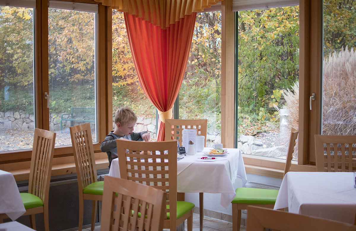 SEMI-Baby--und-Kinderhotel-in-Lutzmannburg-frühstücksraum