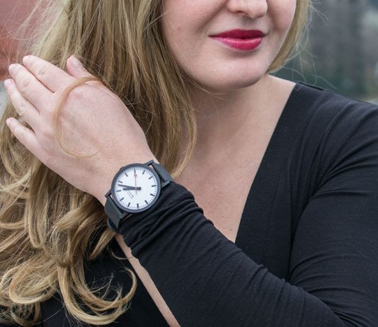 Mondaine SBB essence Uhr aus Rizinusöl und Naturkautschuk