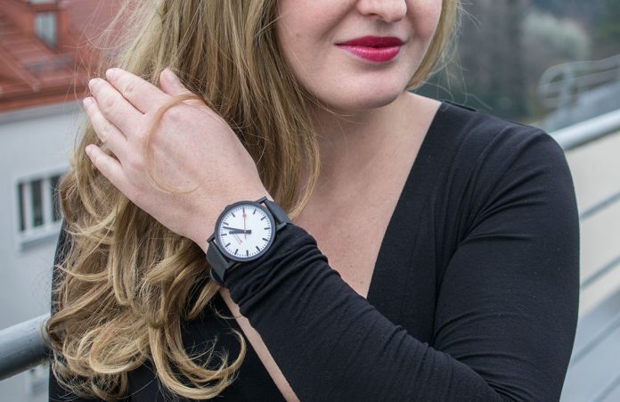 Mondaine SBB essence Uhr aus Rizinusöl und Naturkautschuk