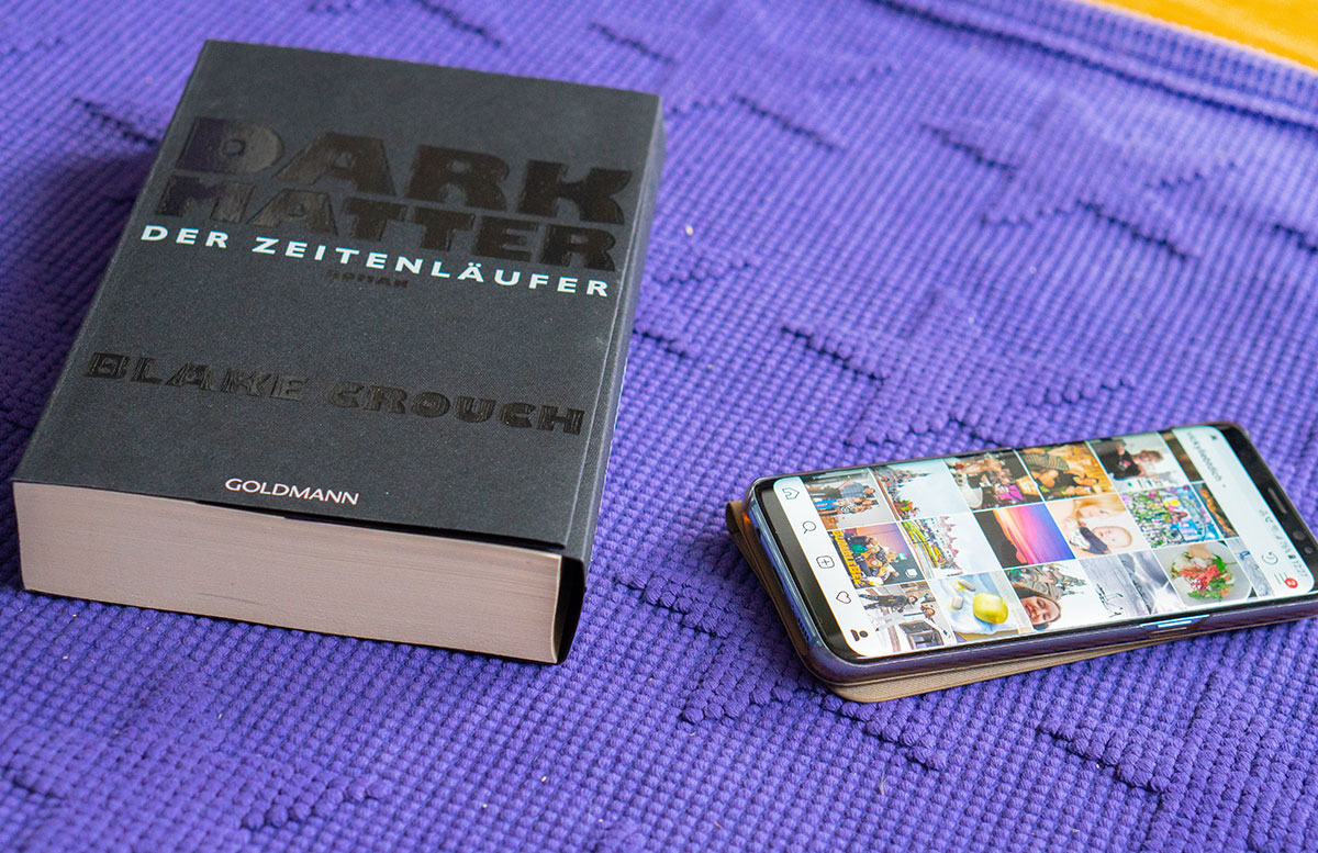 Life-Update-Warum-ich-deine-Insta-Stories-nicht-mehr-schaue-bademantel-buch-versus-instagram