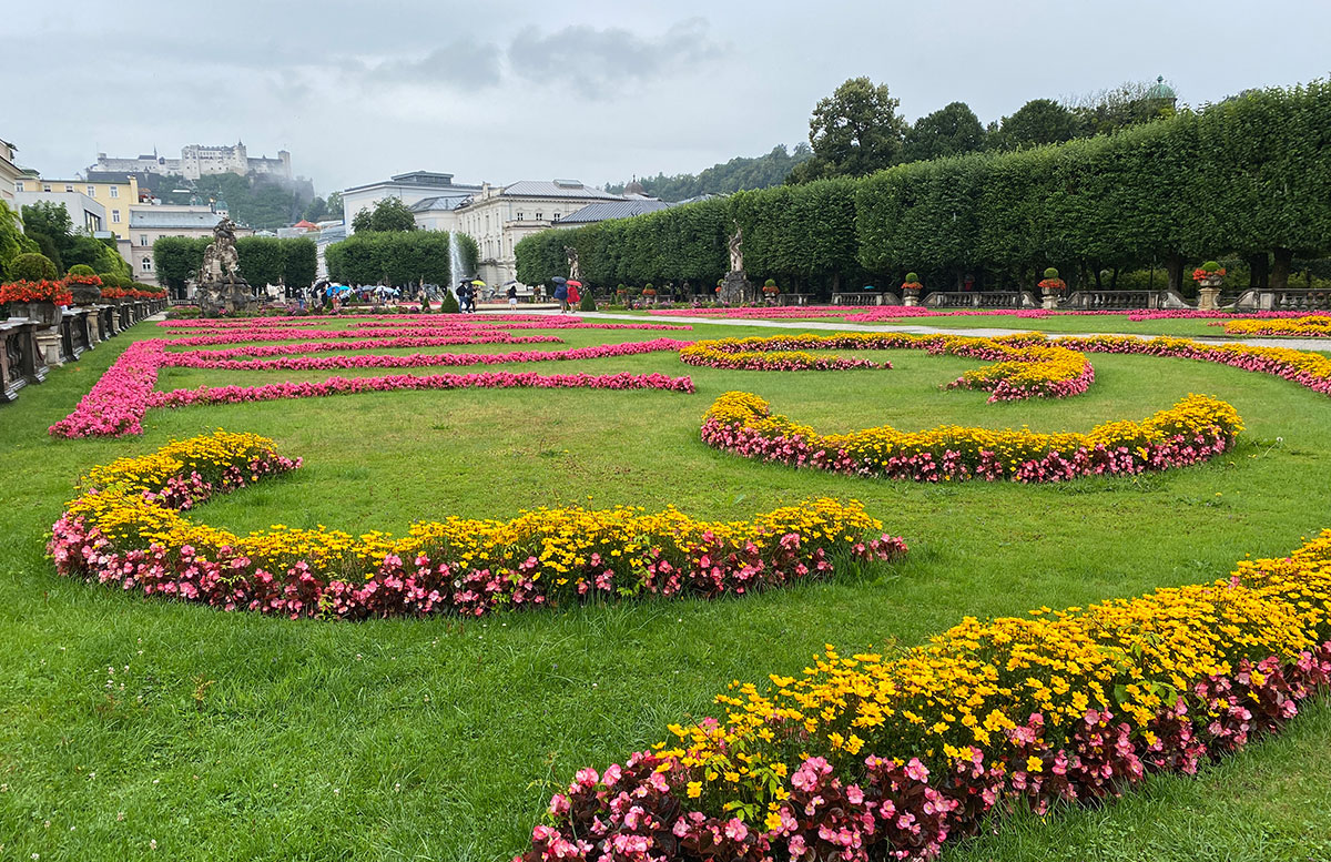 24-Stunden-in-Salzburg-Ausflugstipps-für-Familien-blumen-garten