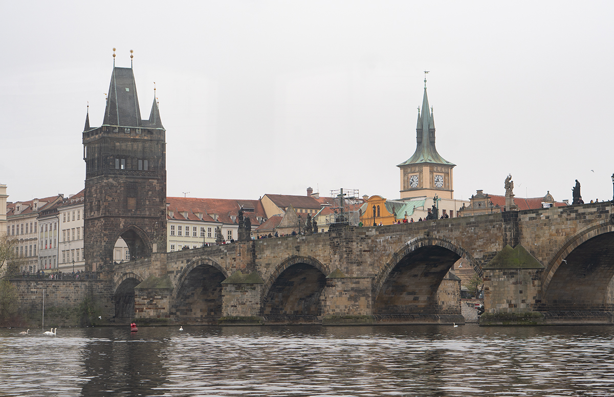 10 Ausflugstipps für Prag mit Kindern schifffahrt brücke