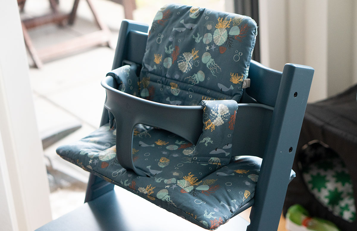 50-Jahre-Stokke-Tripp-Trapp-Der-Stuhl-der-mitwächst-fjord-blue