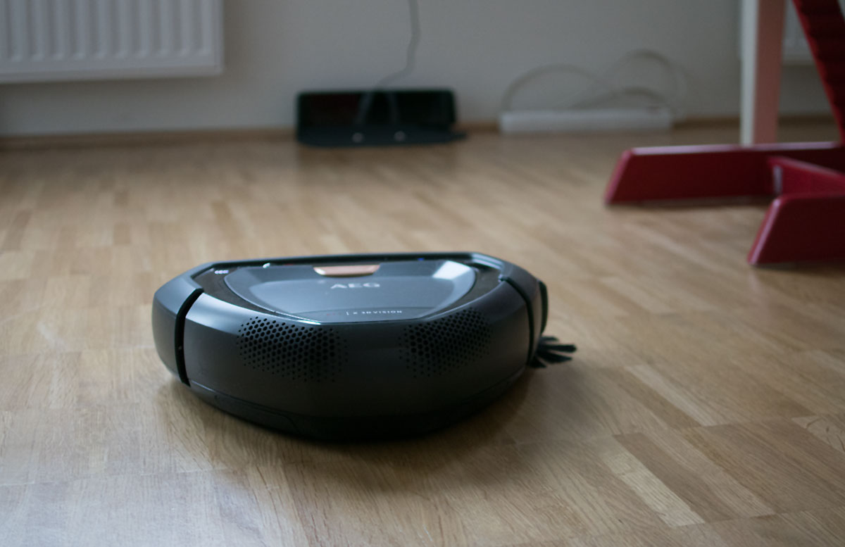 AEG Saugroboter RX9-1-SGM - mein kleiner Held zurück zur docking station