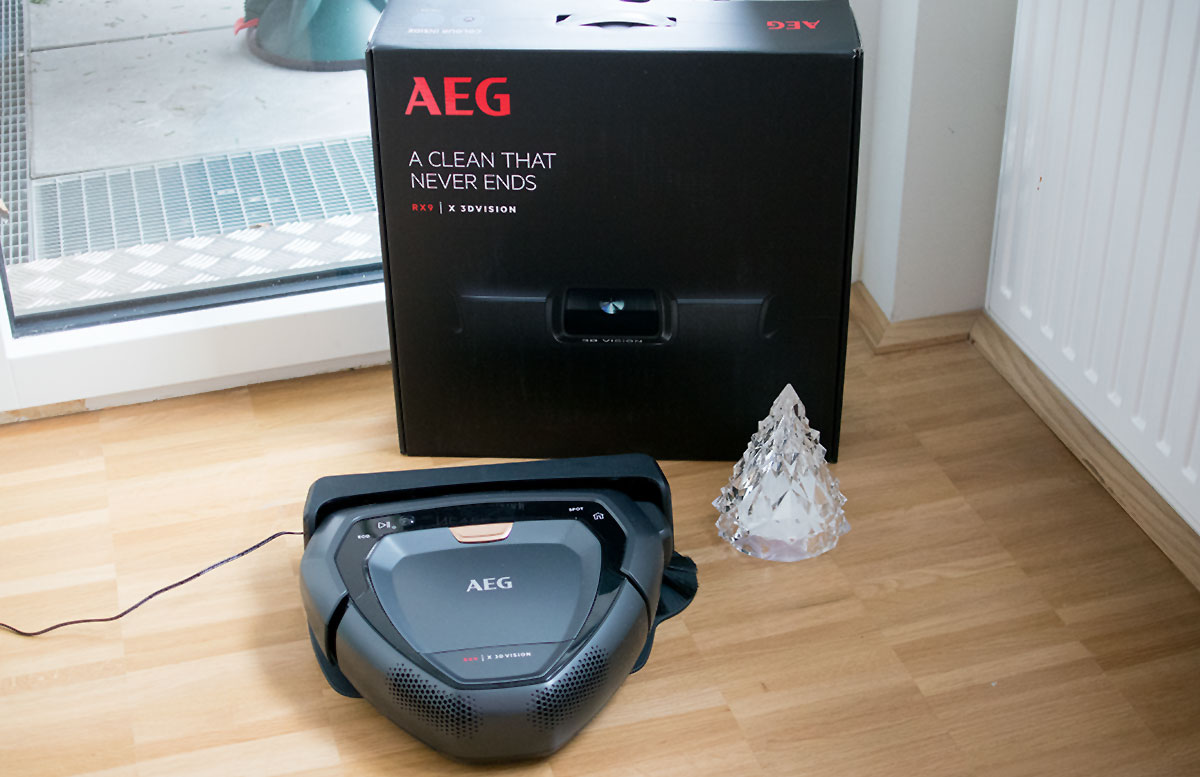 AEG Saugroboter RX9-1-SGM - mein kleiner Held schachtel