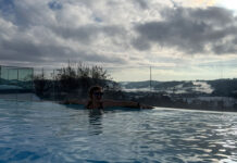 aigo Familienhotel in Aigen im Mühlkreis – Familienurlaub in Oberösterreich AIGO-Familienhotel-in-Aigen-im-Mühlkreis-vicky-im-pool