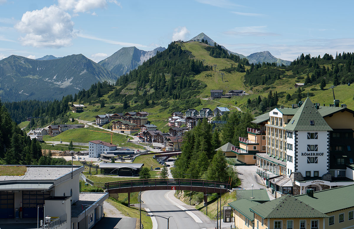 Adults-only-und-Familienhotel-Steiner-in-Obertauern-aussichz