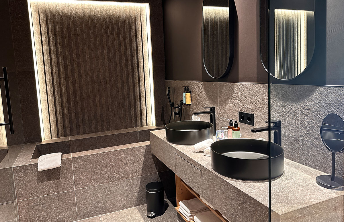 Adults-only-und-Familienhotel-Steiner-in-Obertauern-badezimmer