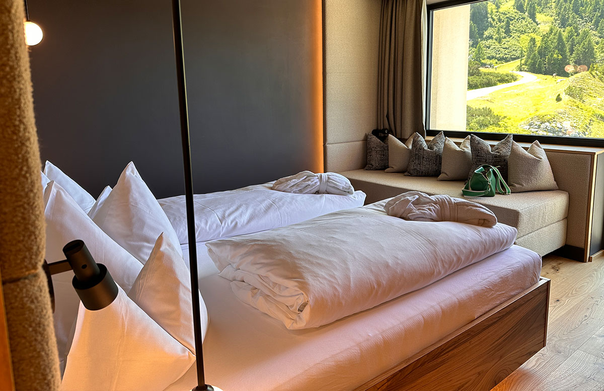 Adults-only-und-Familienhotel-Steiner-in-Obertauern-bett