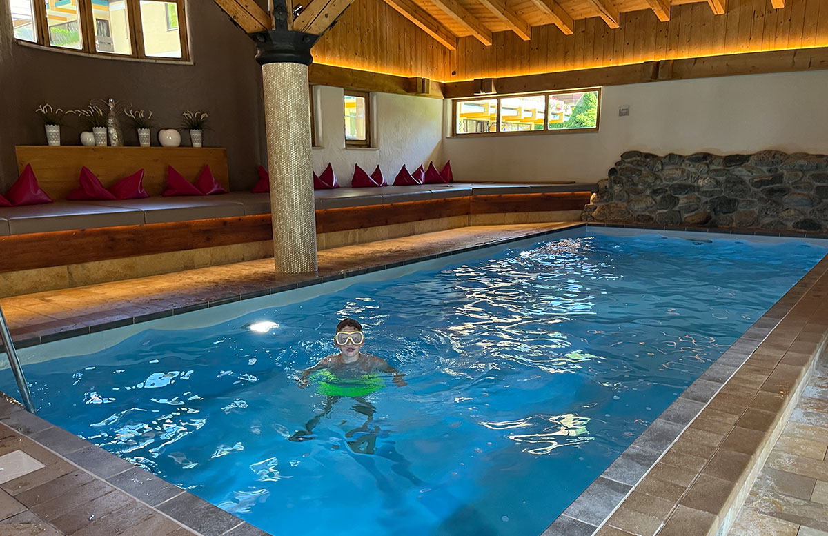 All-Inclusive-Hotel-Die-Sonne-Family-und-Spa-indoor-pool