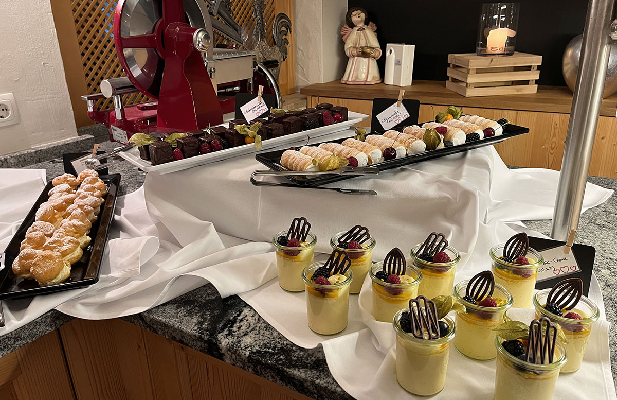 All-Inclusive-Hotel-Die-Sonne-Family-und-Spa-nachtisch-variationene