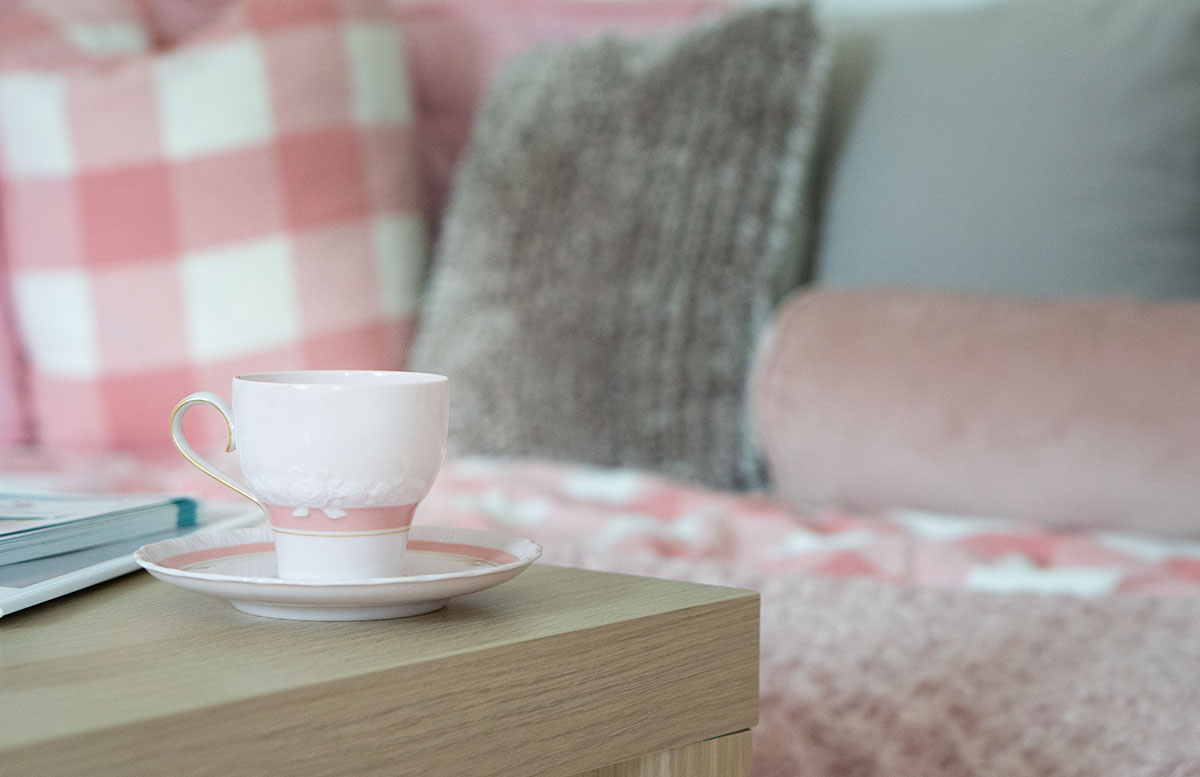All-inkl.-Service-für-die-Hochzeit-Brautstyling-mit-Airbrush-Makeup-tasse