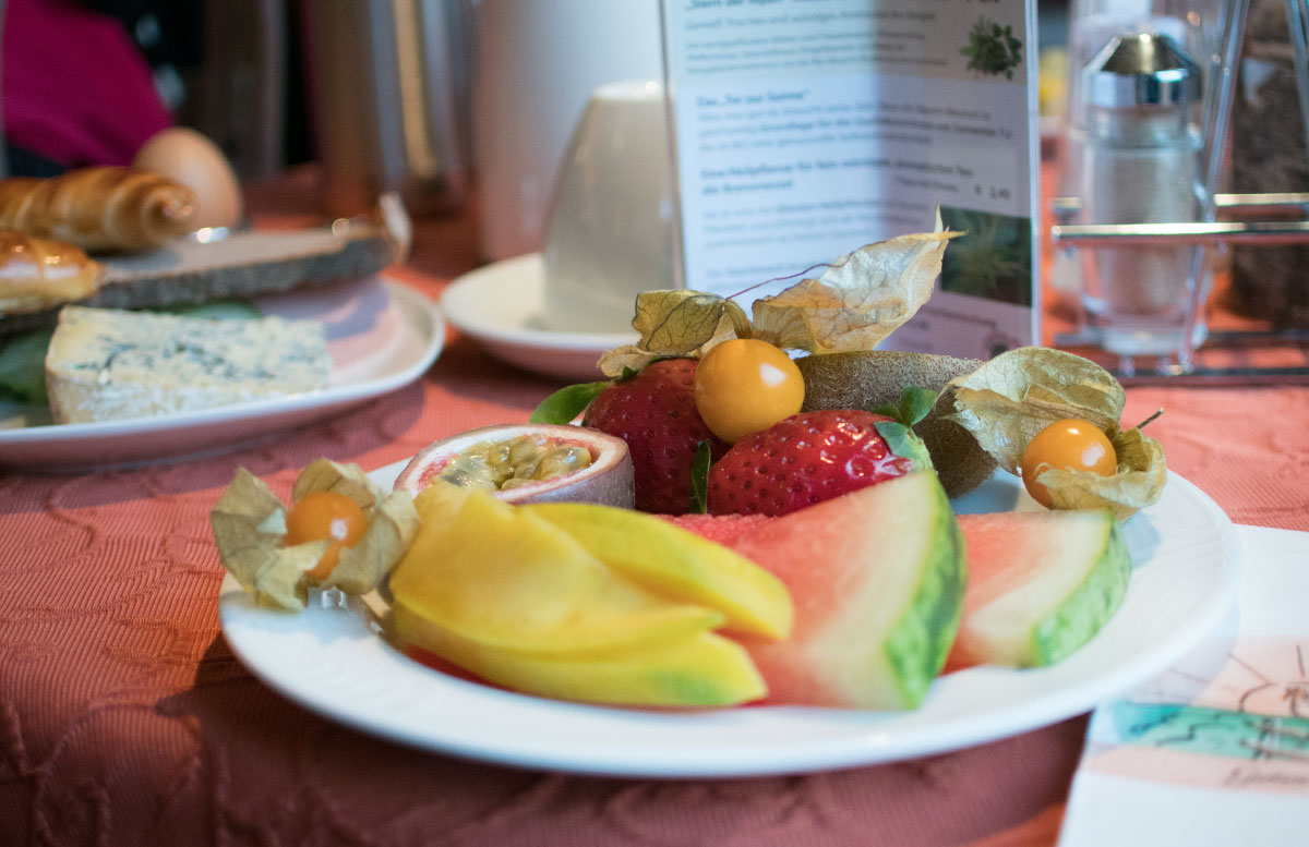 Almis Berghotel in Obernberg im Wipptal frühstück