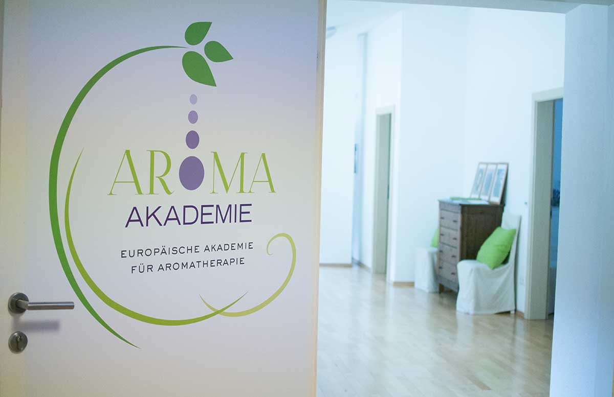 aroma-salon-haare-faerben-mit-henna-aromaakademie
