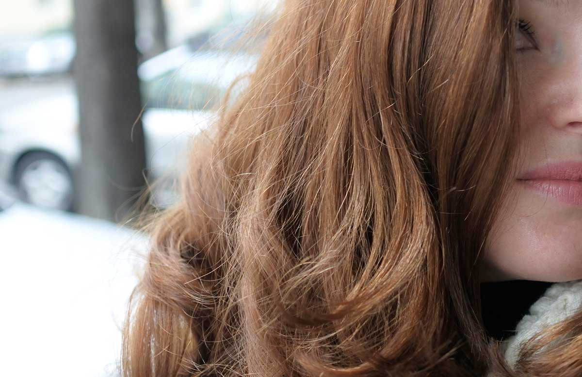 Aroma-Salon-Haare-färben-mit-Henna-neue-haarfarbe-erdbeerblond