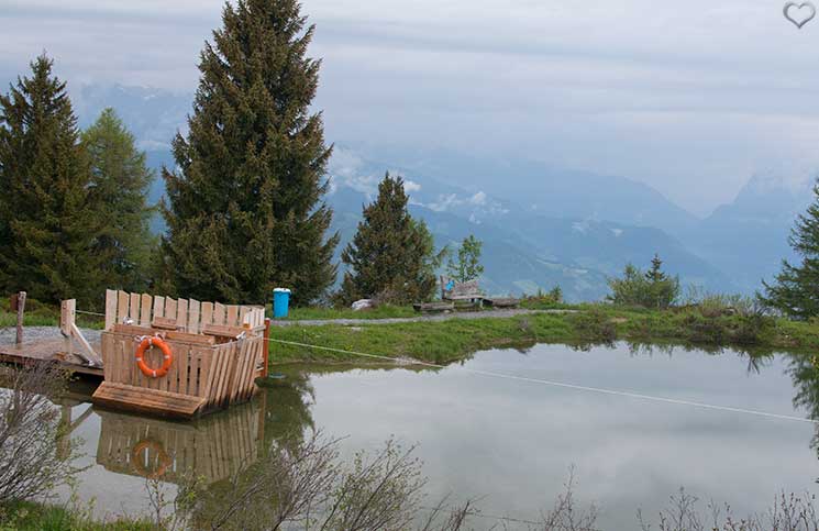 Ausflug-zum-Familien-Erlebnispark-am-Geisterberg-in-St.-Johann-bootsfahrt-am-see