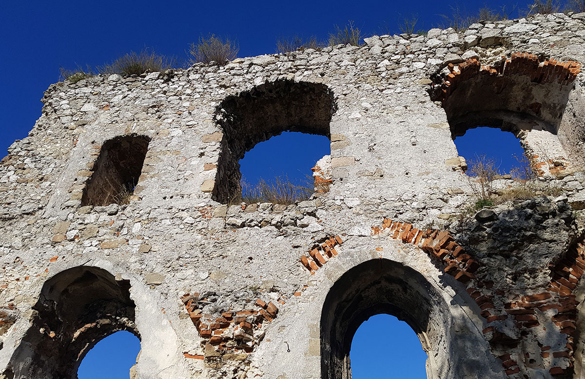 Ausflug-zur-Burg-Falkenstein-und-E-Bike-Tour-in-Poysdorf-ruine