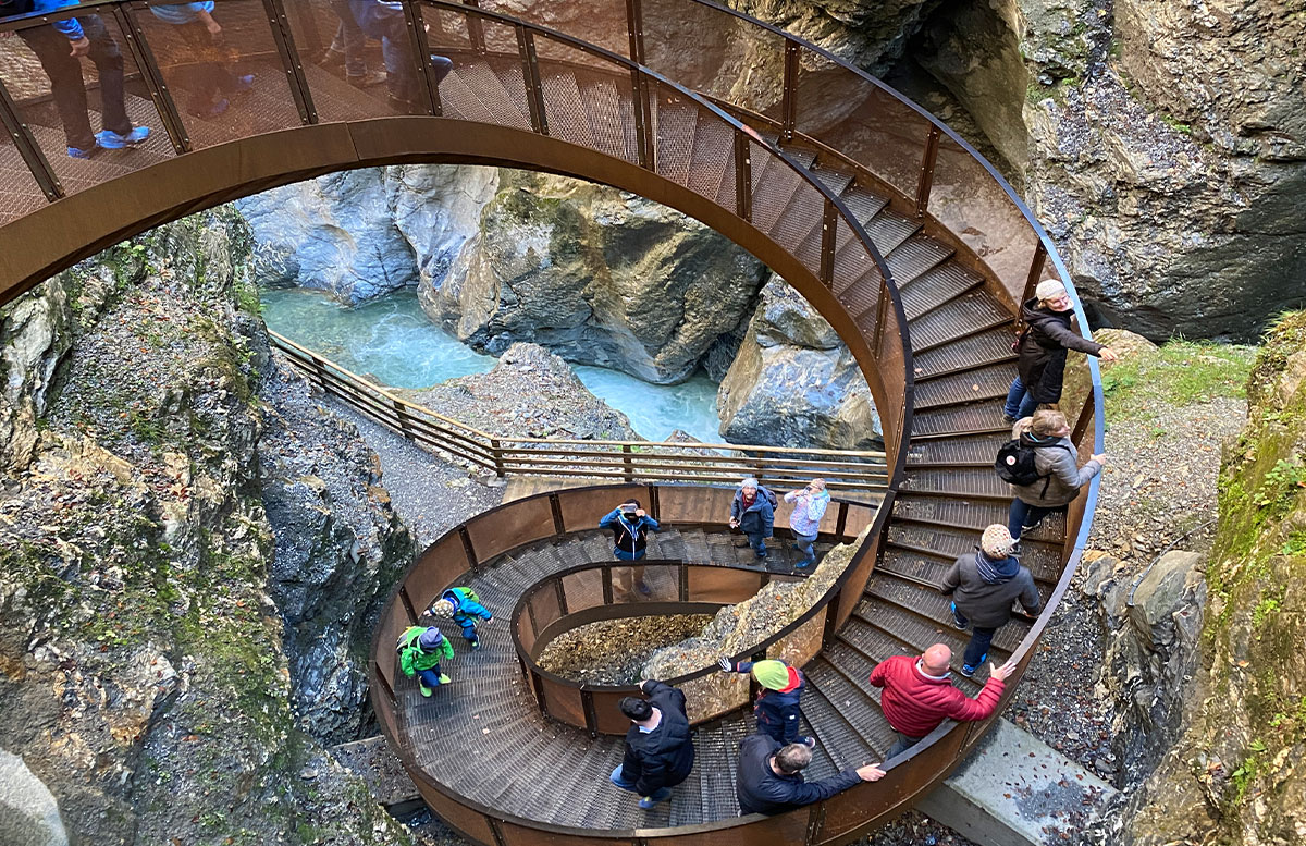 Ausflugstipps-für-St.-Johann-Liechtensteinklamm-und-Geisterberg-helix-treppe
