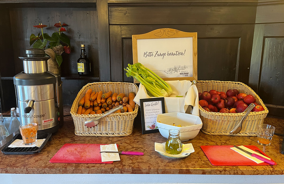 Babymoon-im-Ebner's-Waldhof-am-See-gemüsesaft
