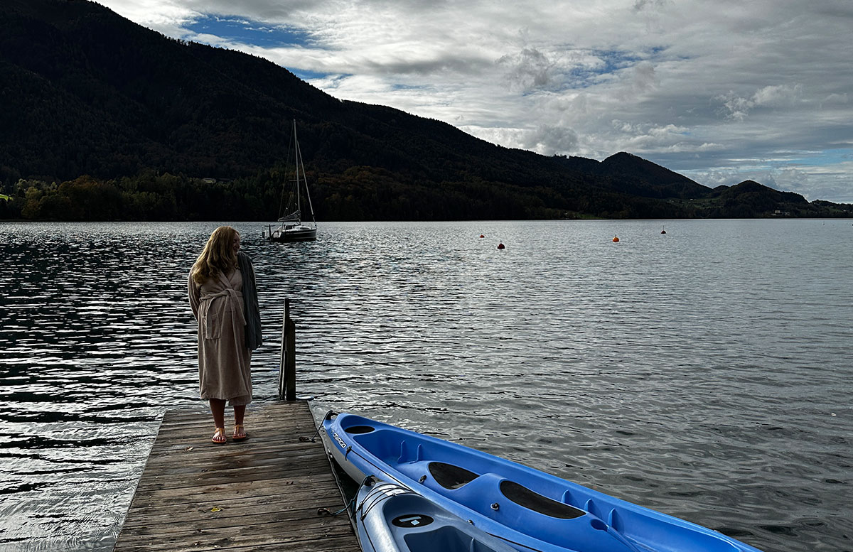 Babymoon-im-Ebner's-Waldhof-am-See-steg-unten