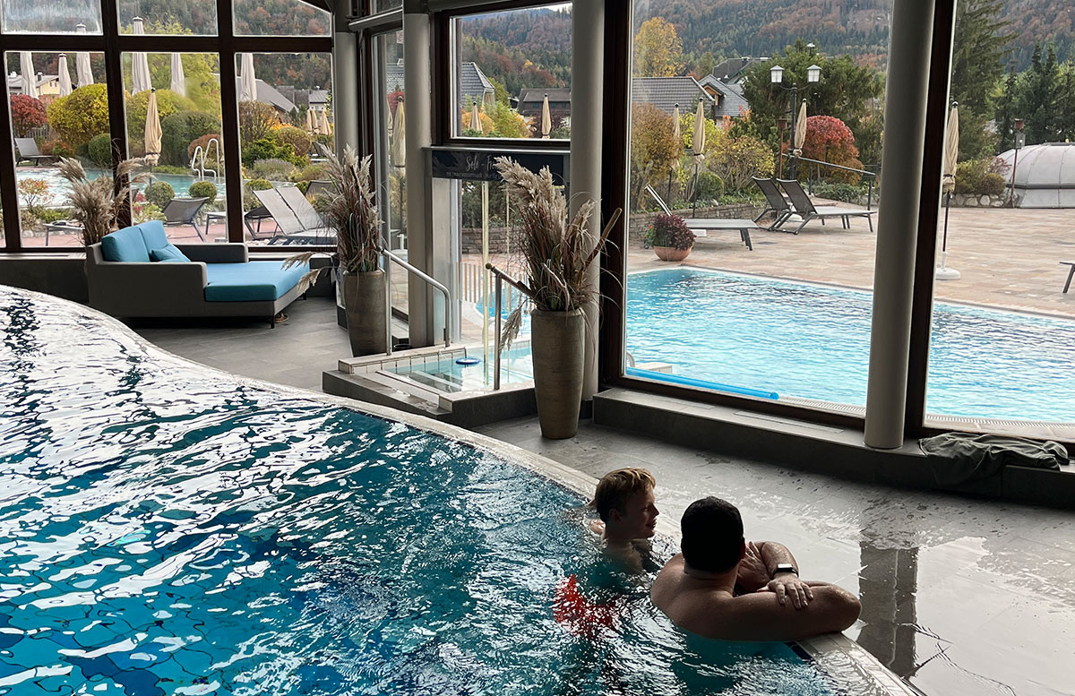 Babymoon-im-Ebner's-Waldhof-am-See-vater-und-sohn