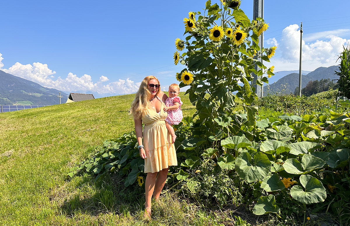 Bauernhof-Urlaub-Roter-Hahn-am-Feilerhof-sonnenblumen