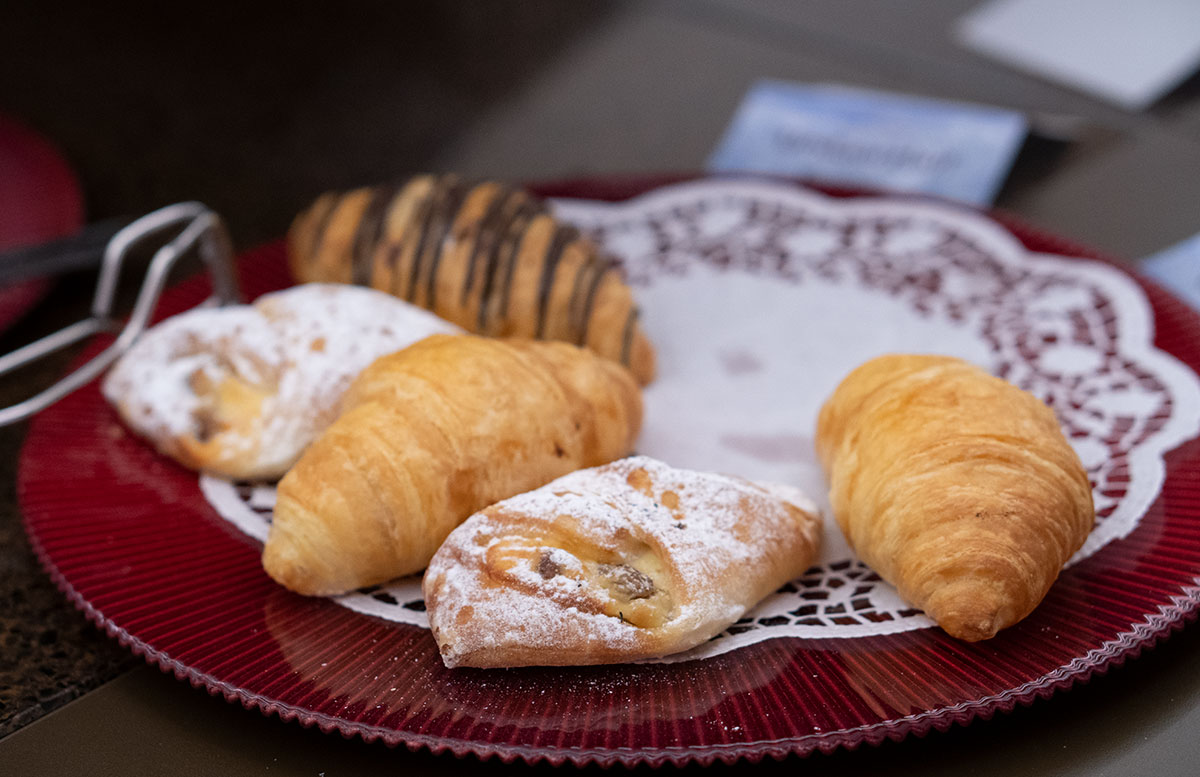Berg-und-Spa-Hotel-Urslauerhof-in-Maria-Alm-croissants