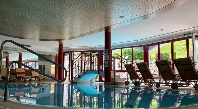 Berg und Spa Hotel Urslauerhof in Maria Alm Berg-und-Spa-Hotel-Urslauerhof-in-Maria-Alm-poolperspektive