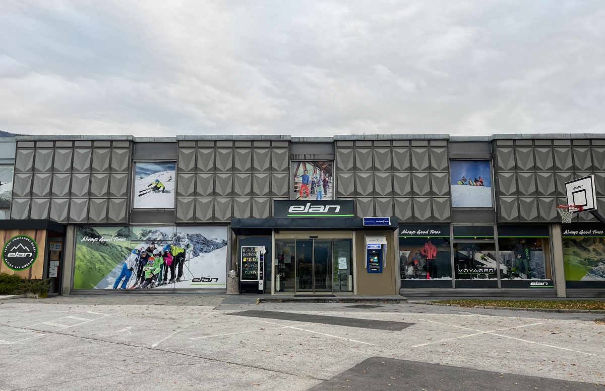 Besuch-Skiflugschanze-Planica-und-Elan-Skiwerk-eingang