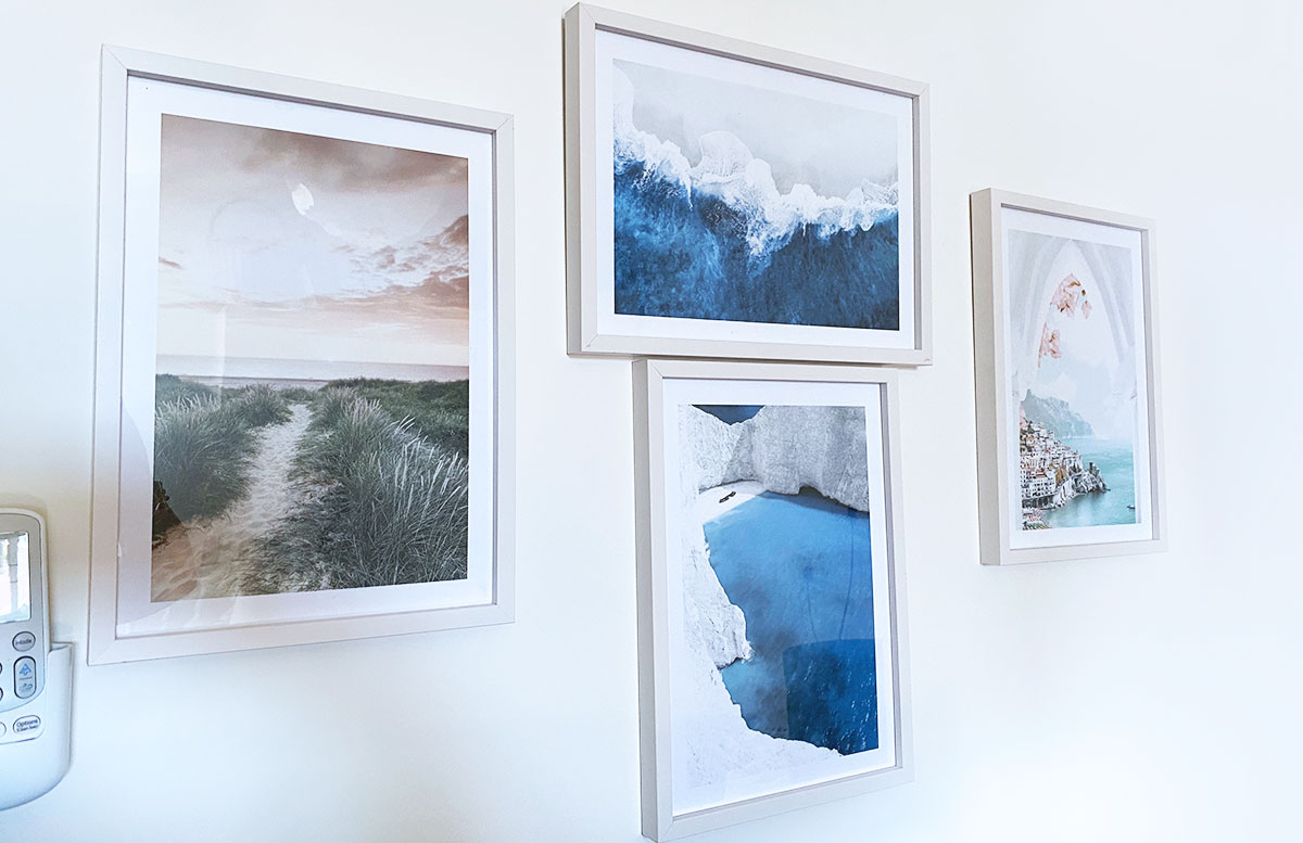 Bilderwand-Inspirationen-für-die-Wohnung-mit-Posterstore-bilder-im-gästezimmer